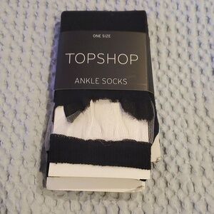 TOPSHOP WOMEN’S CAT ANKLE SOCKS